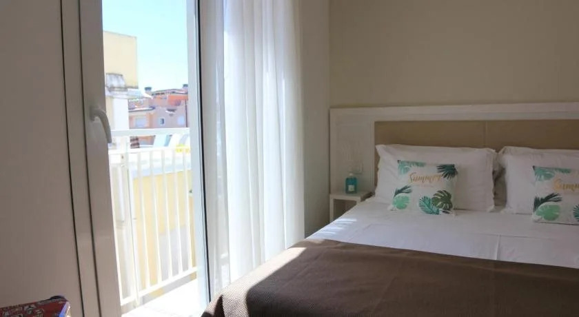 Hotel Augustus- Davanti a noi cè solo il mare