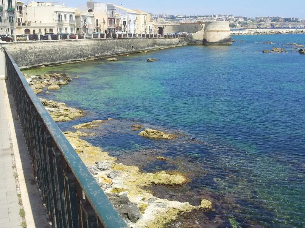 Tolomei House Holidays Sea View