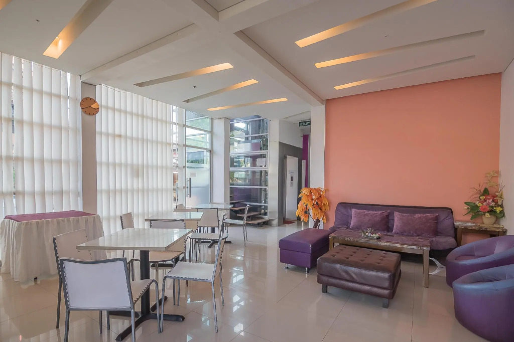 RedDoorz Plus near Undip Pleburan