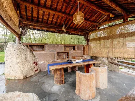 Mogan Mountain · Suzhou Style Garden Hostel