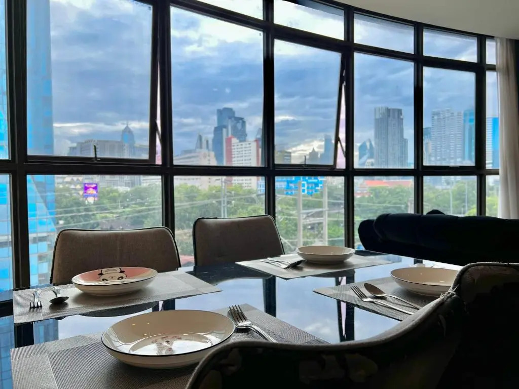 2bedroom condo in heart of Bangkok