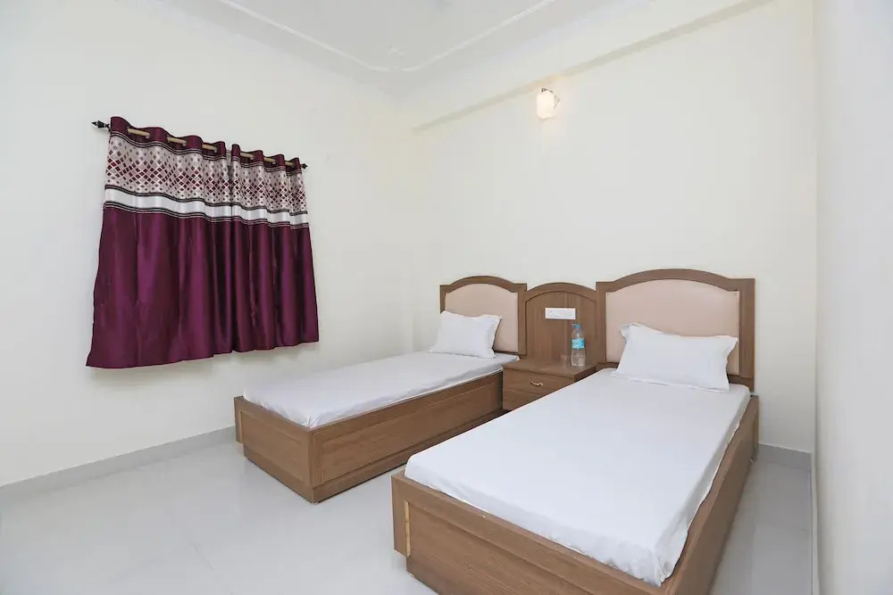 OYO 44618 Paradise Guest House