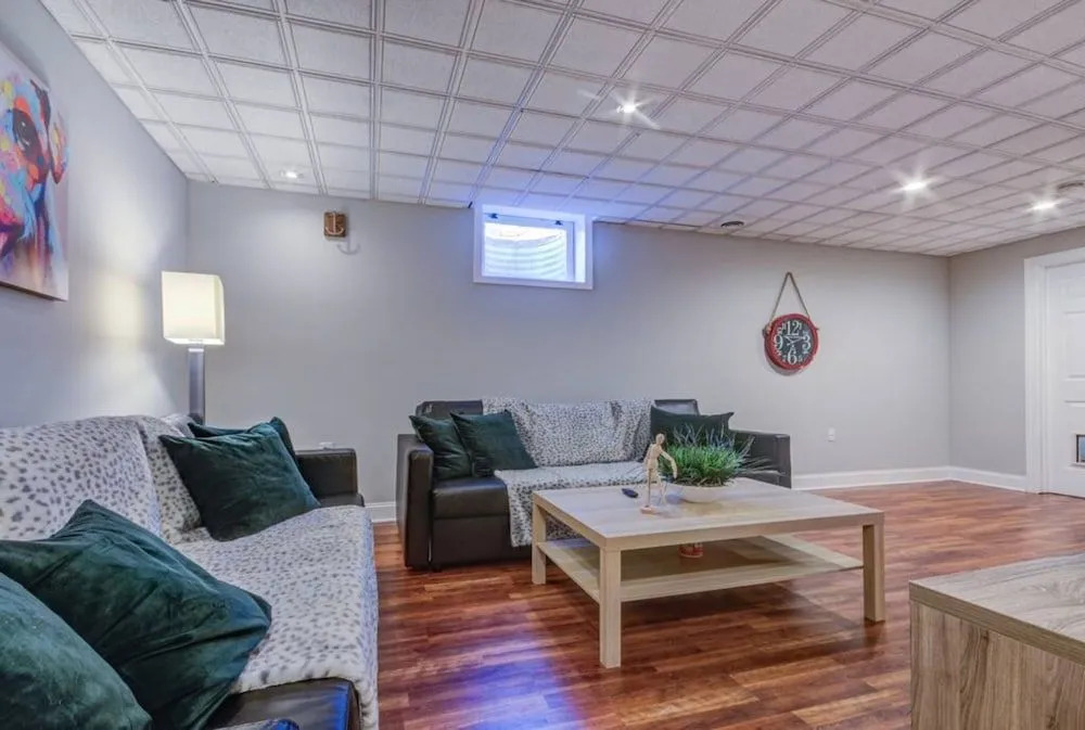 Beautiful modern colonial house 10m to DC