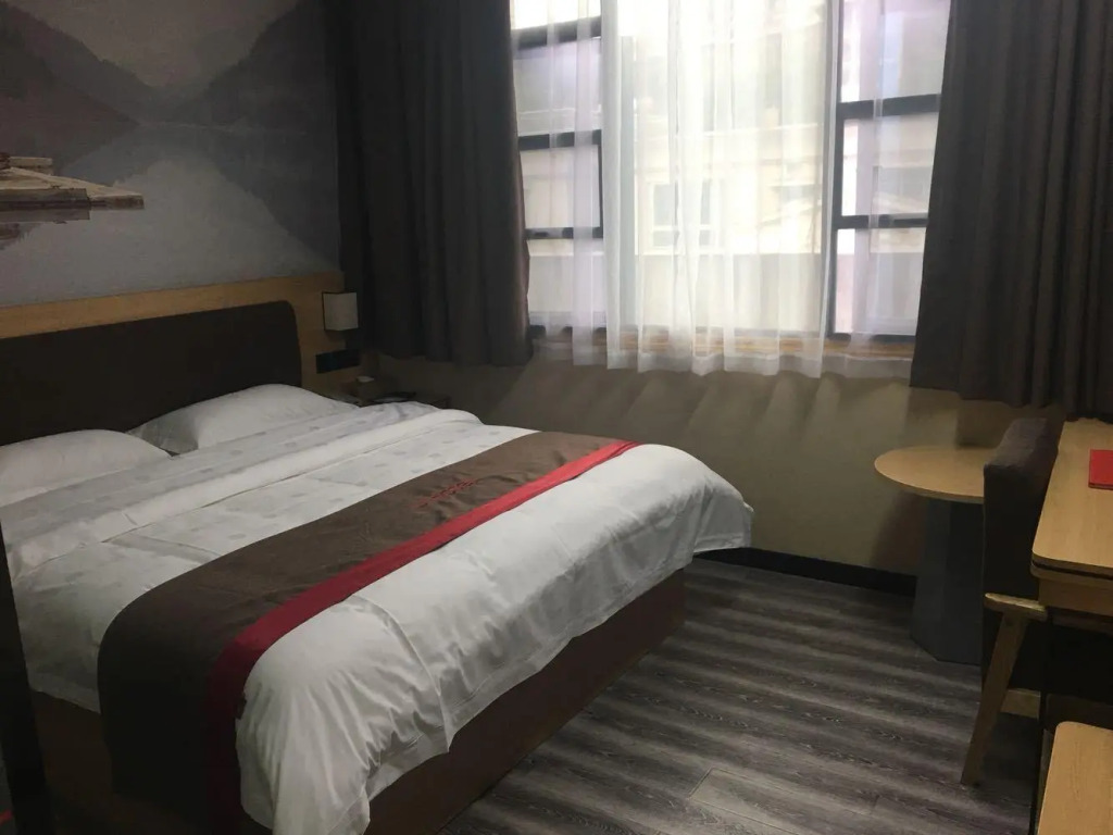 Thank Inn Plus Hotel Guizhou Anshun Economic Development Zone Beihang Road