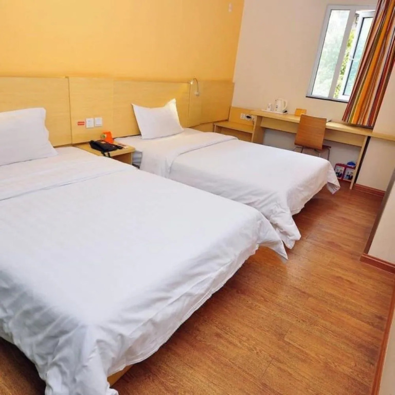 Life Yajo Hotel Tuan Yi Da Square
