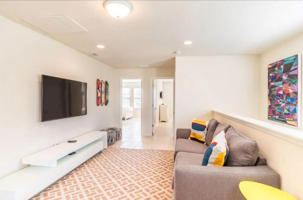 Contemporary Retreat 5 Bedroom Private Pool Home-near Disney