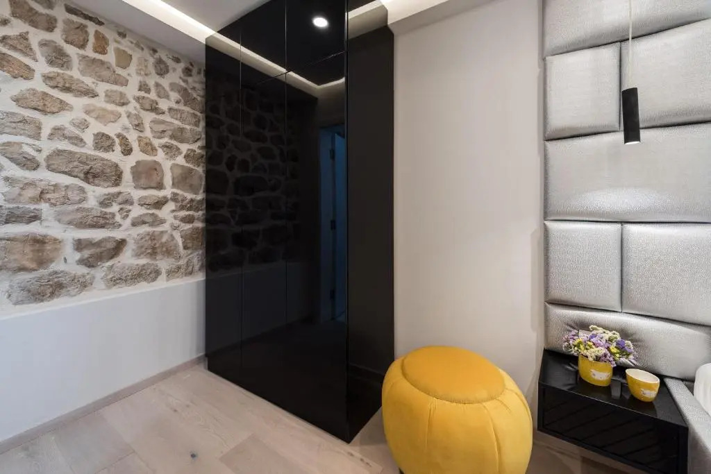 10 Heritage Rooms