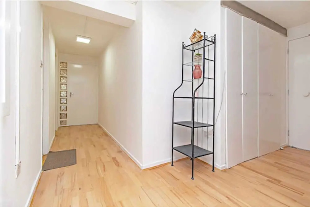 Spacious & Airy Apt w Balcony in Kentish Town