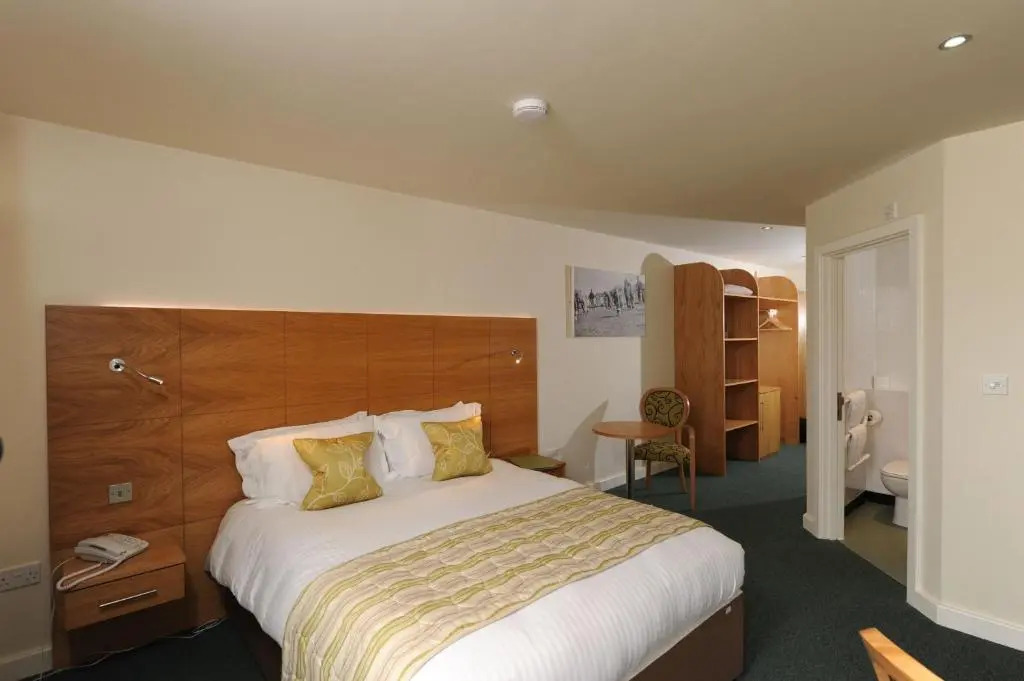 Croyde Bay Hotel or Self Catering