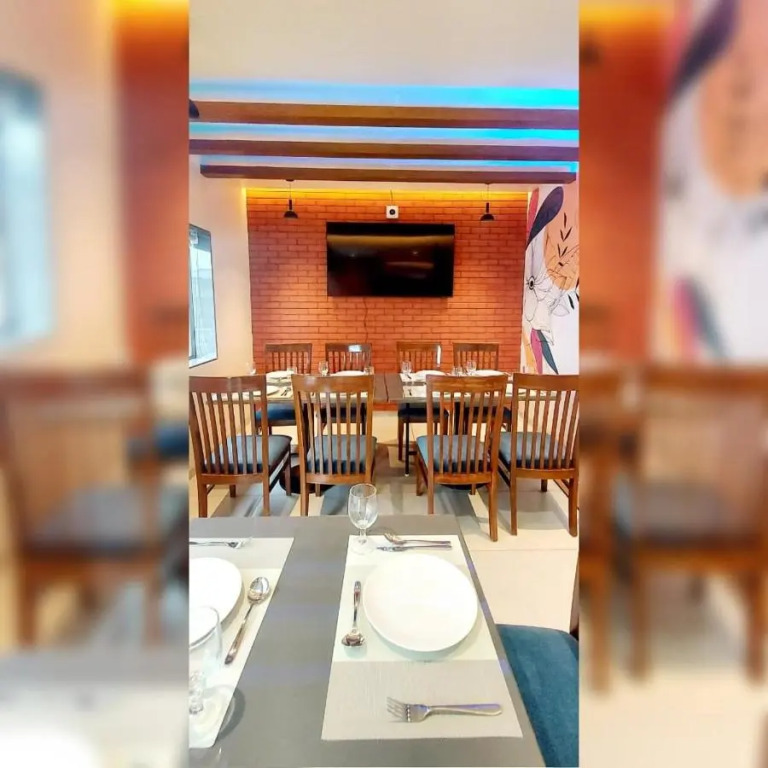 Hotel Red Chillee Restro