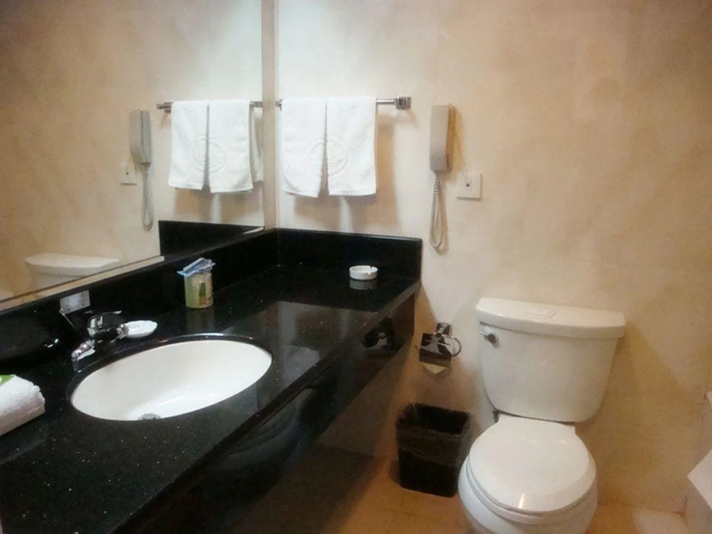 Yantai Shunhe Huaqiao Hotel