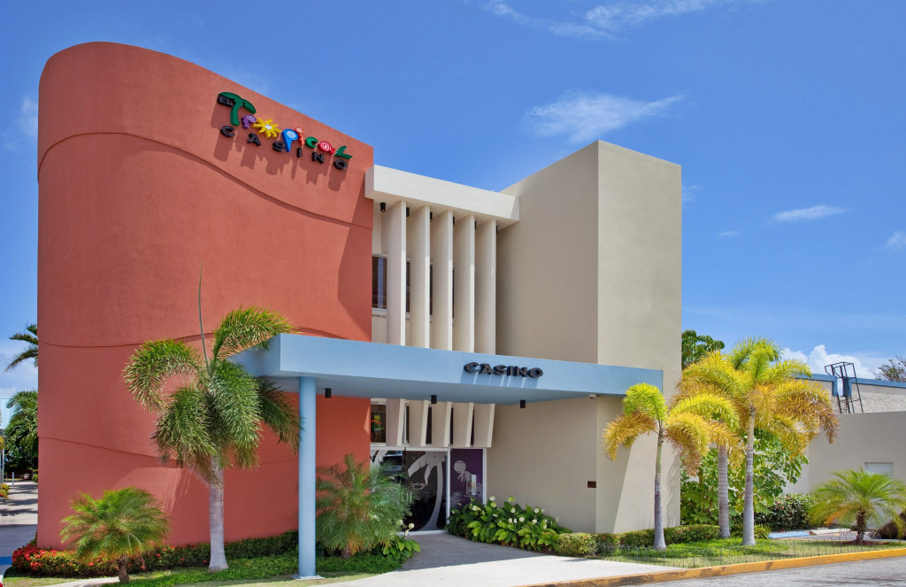 Holiday Inn Ponce & El Tropical Casino by IHG