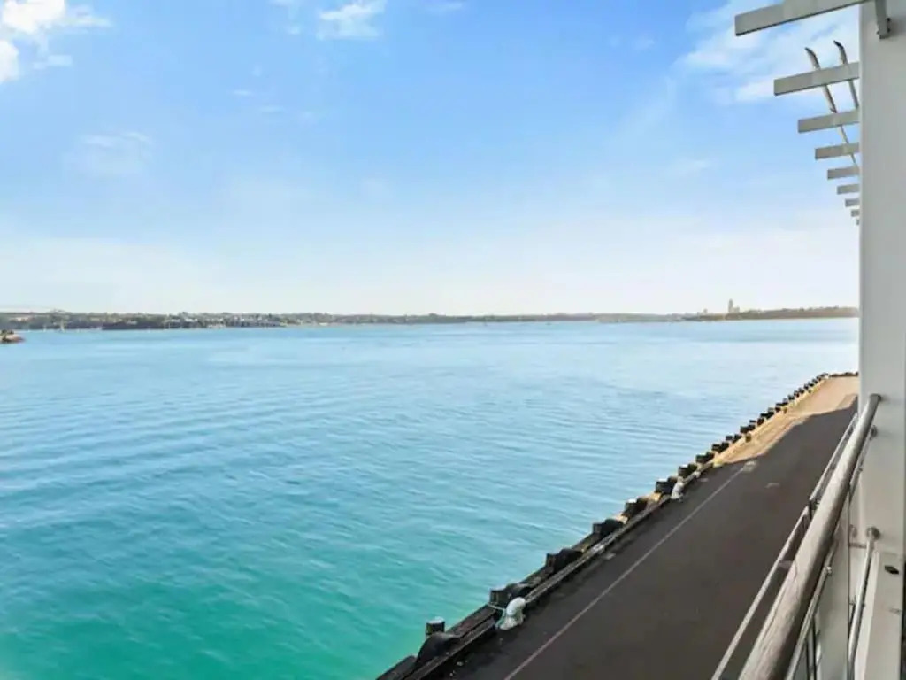 Relaxing Sea Wharf View Apartment by Zodiak Stays
