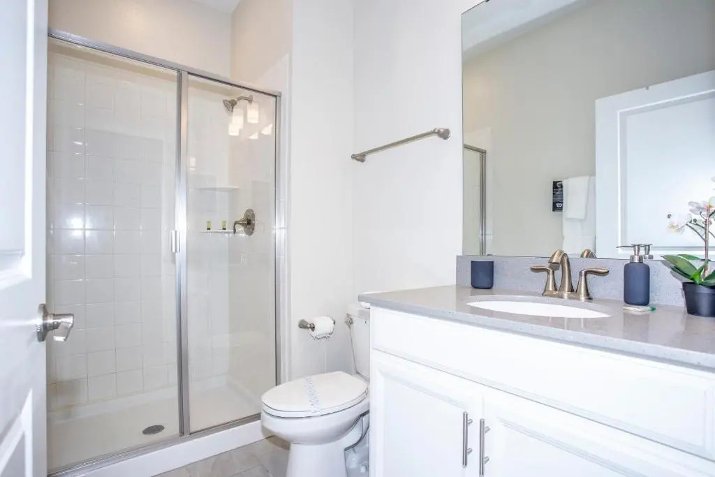 Splendid Four Bedroom Close To Disney w/ Pool 4987