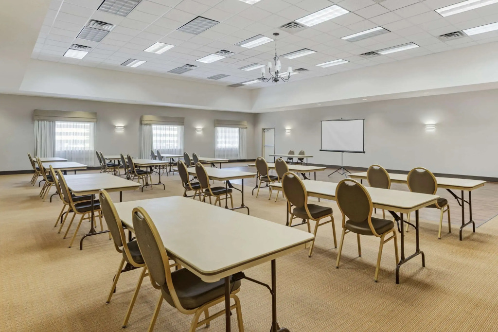 Sleep Inn & Suites Charles City