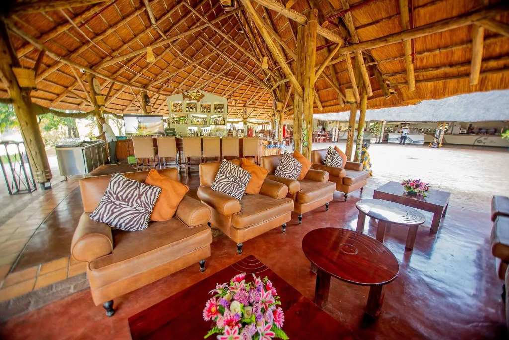 Azambezi River Lodge