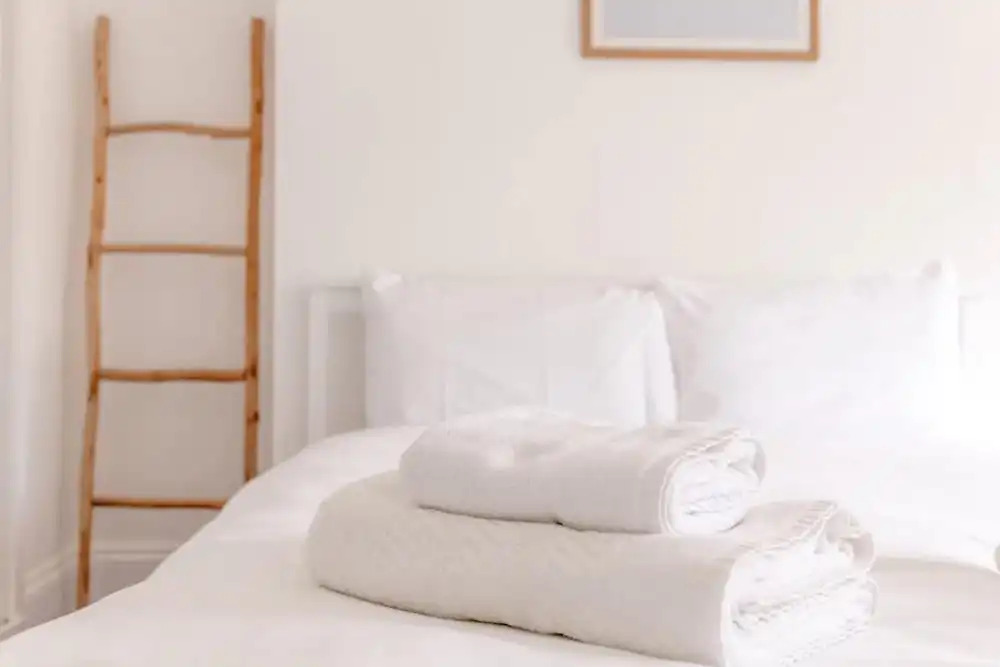 Stylish 2 Bedroom Apartment Beside Putney Station