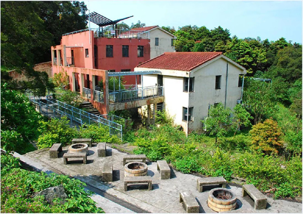 YHA Sze Lok Yuen Tai Mo Shan Youth Hostel