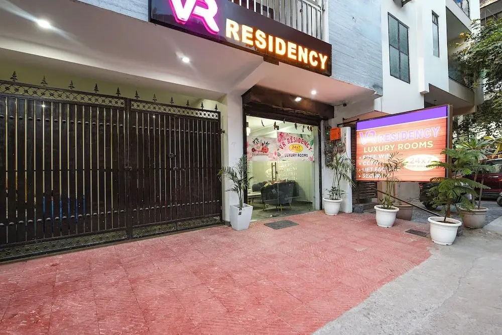 FabHotel VR Residency