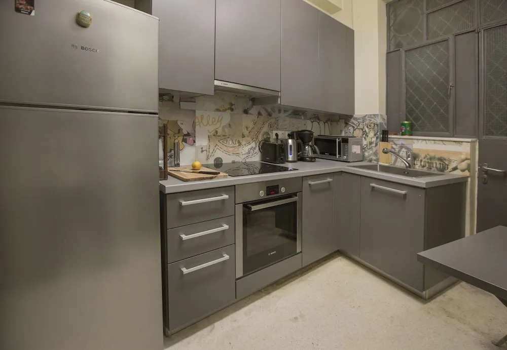 Downtown, classic apartment in Syntagma by GHH