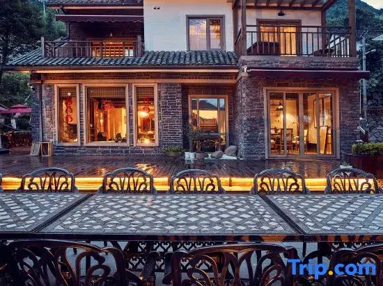 Anji Yunshang Wutong · Wenquan · Cloud Pool · Vacation Apartment (Yungu Xijing)