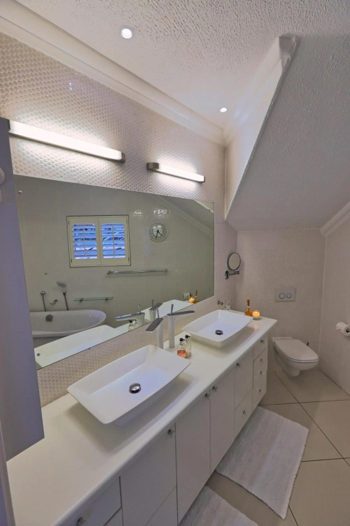 Denhill Villa Unit 4