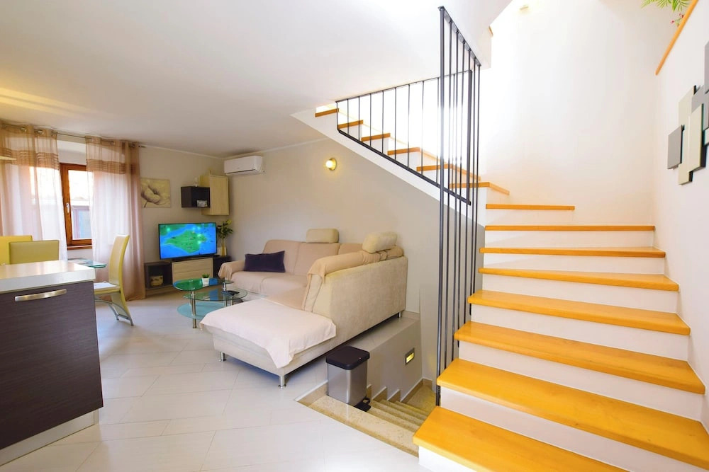 House Nonina Kuca