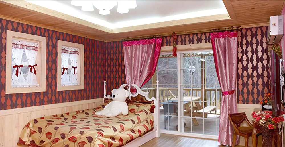 Yangsan Chickweed & Flower Pension