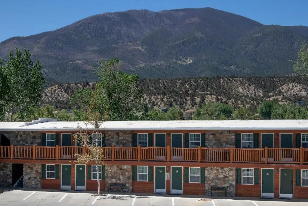 Silver Ridge Lodge