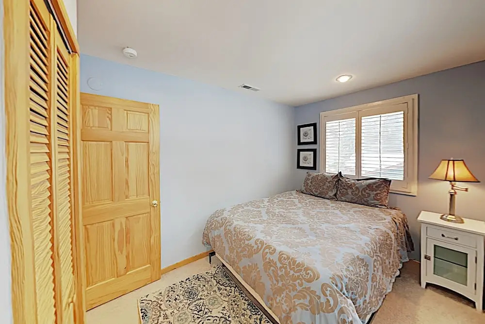 Charming Tahoe Donner Cottage by RedAwning