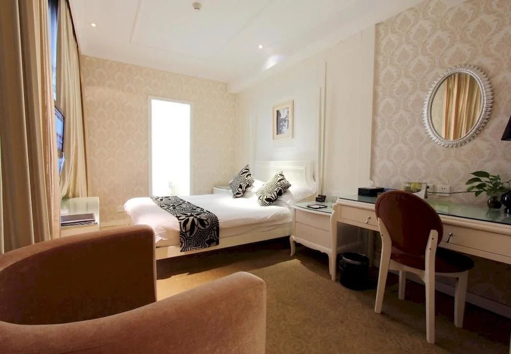 Tonglu Baioute Holiday Hotel