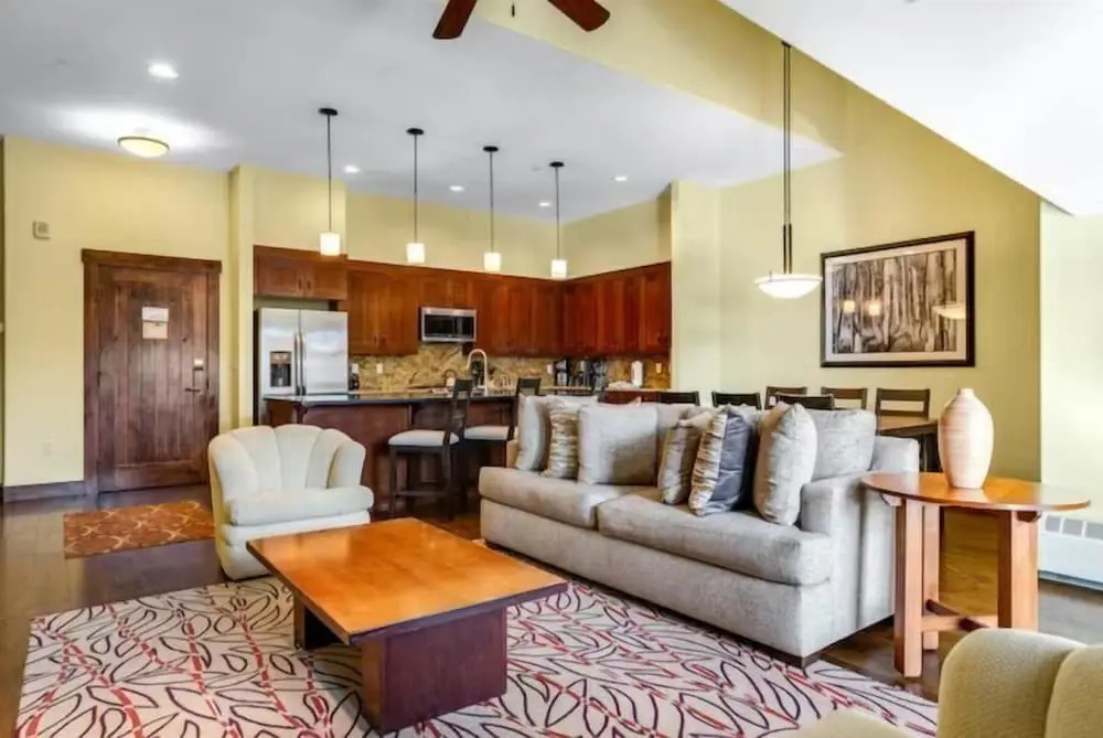 Luxury 3 Bedroom Water House on Main Street Condo w/ Pool, Hot Tubs, Fitness Center!