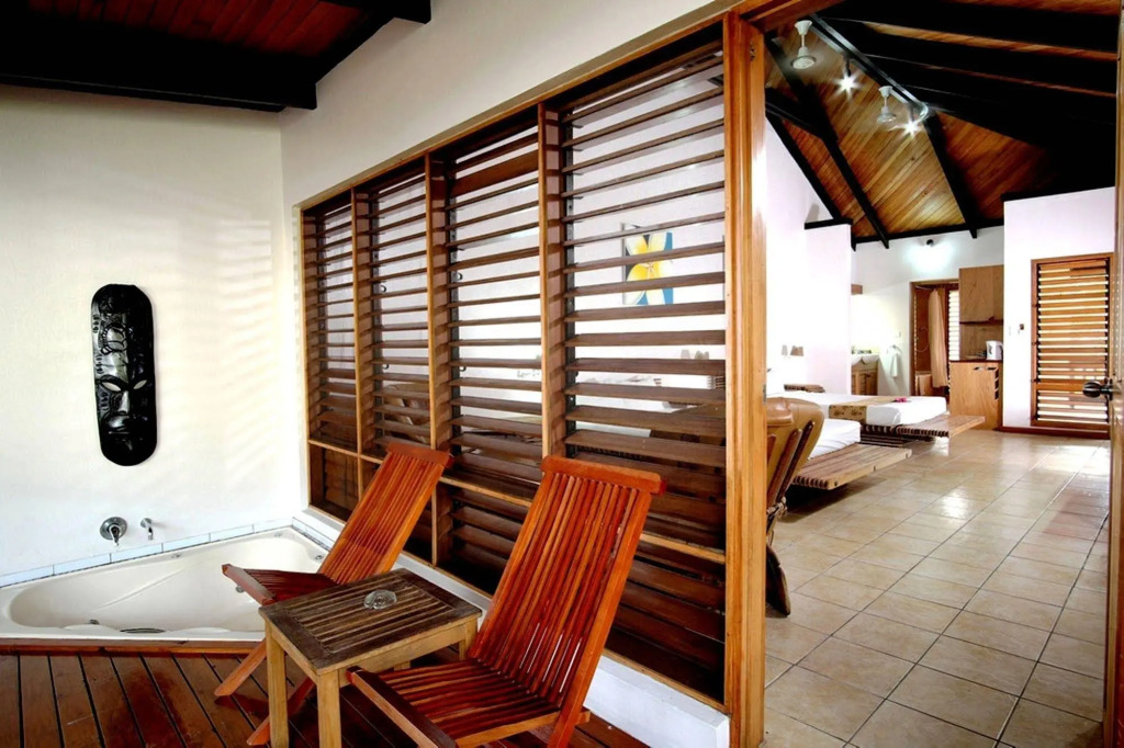 Anchorage Beach Resort