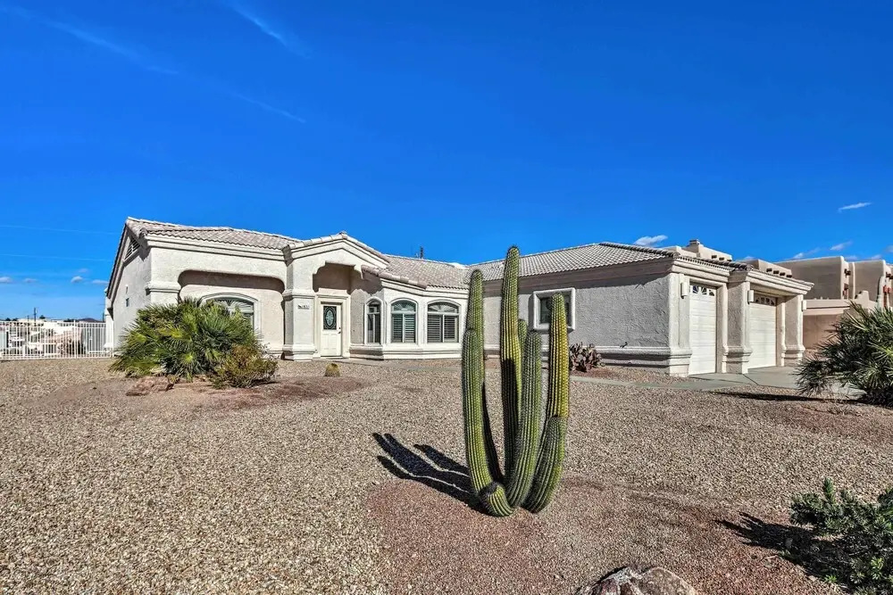 Cozy Lake Havasu House w/ Views - 1 Mi to Water!