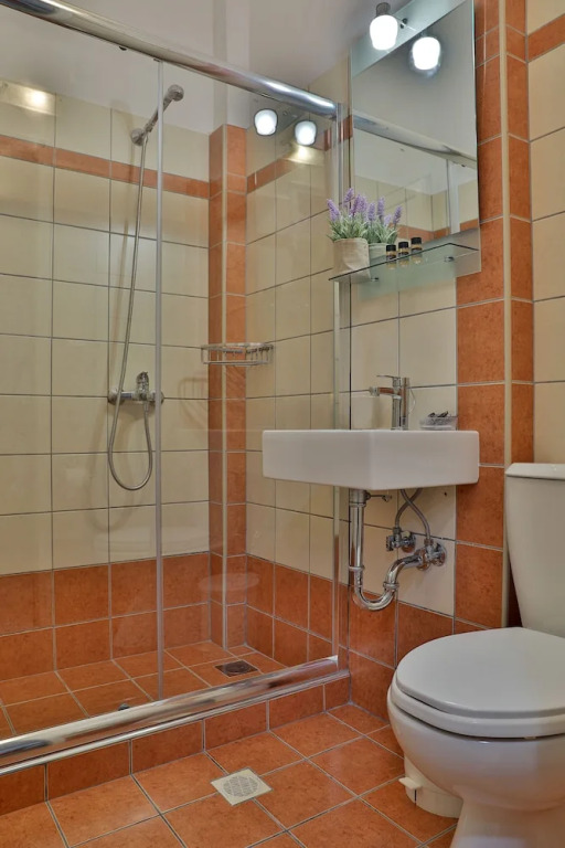 Irida Apartments