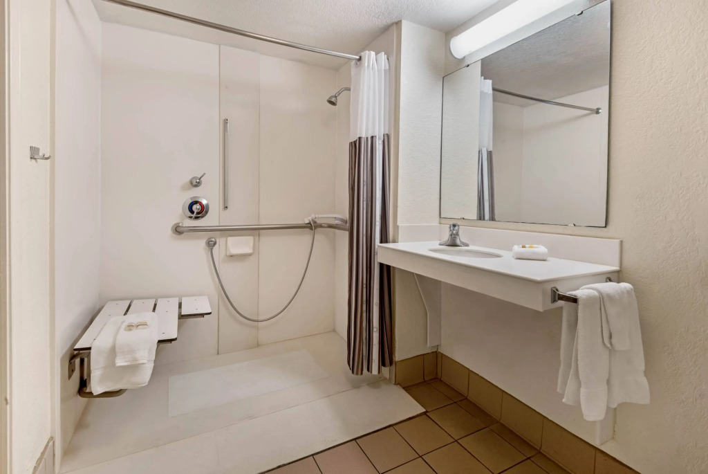 Townhouse Garden Inn & Suites San Antonio I 35