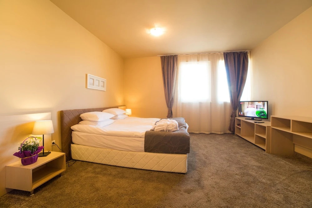 SG Seven Seasons Hotel & Spa