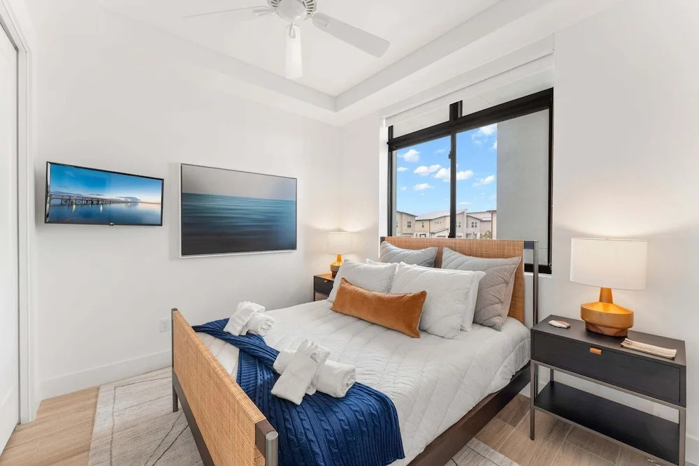Harbor Island Beach Club - Luxury Waterfront Apartments with Views Pool Dock Private Beach Access