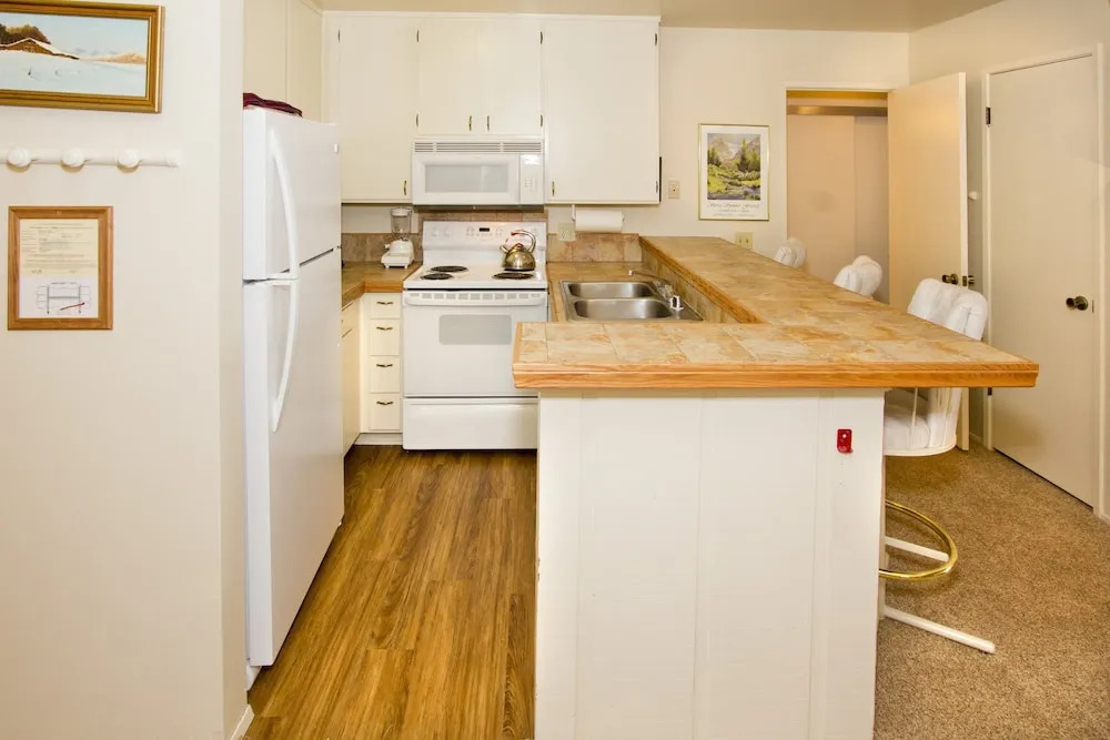 St, Anton Wooded View 2-Bedroom Condos with Ski Lockers