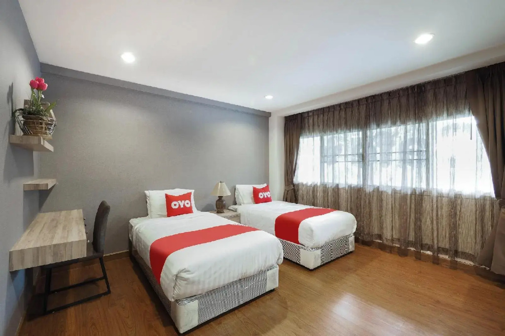OYO 995 Blue Cafe Apartment