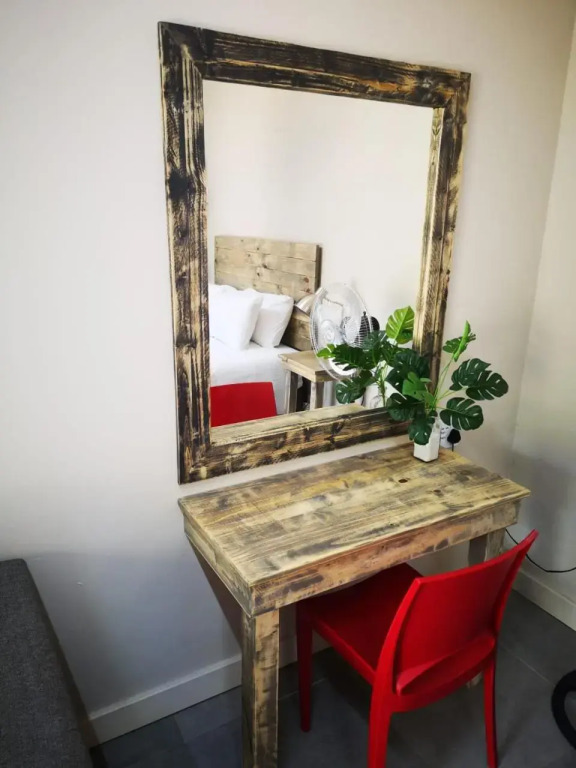 Studio 3 Churchill Lane Self catering accommodation
