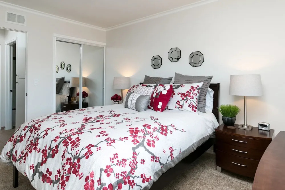 Agoura Hills  W/landscaped Yard 3 Bedroom Home