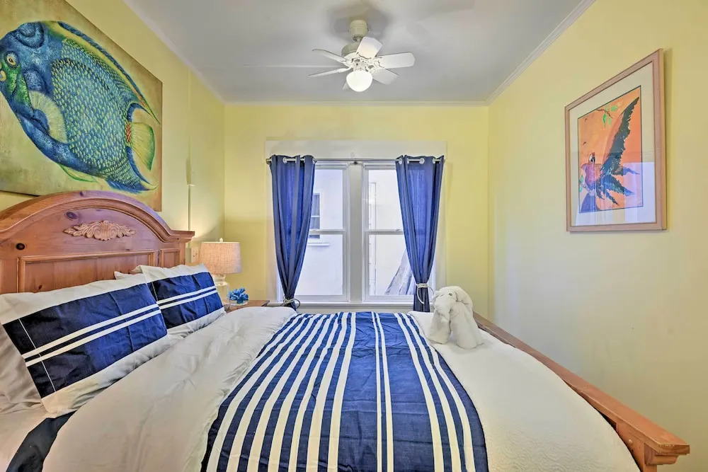 Steps to Avalon Bay: Sunny Catalina Island Home!