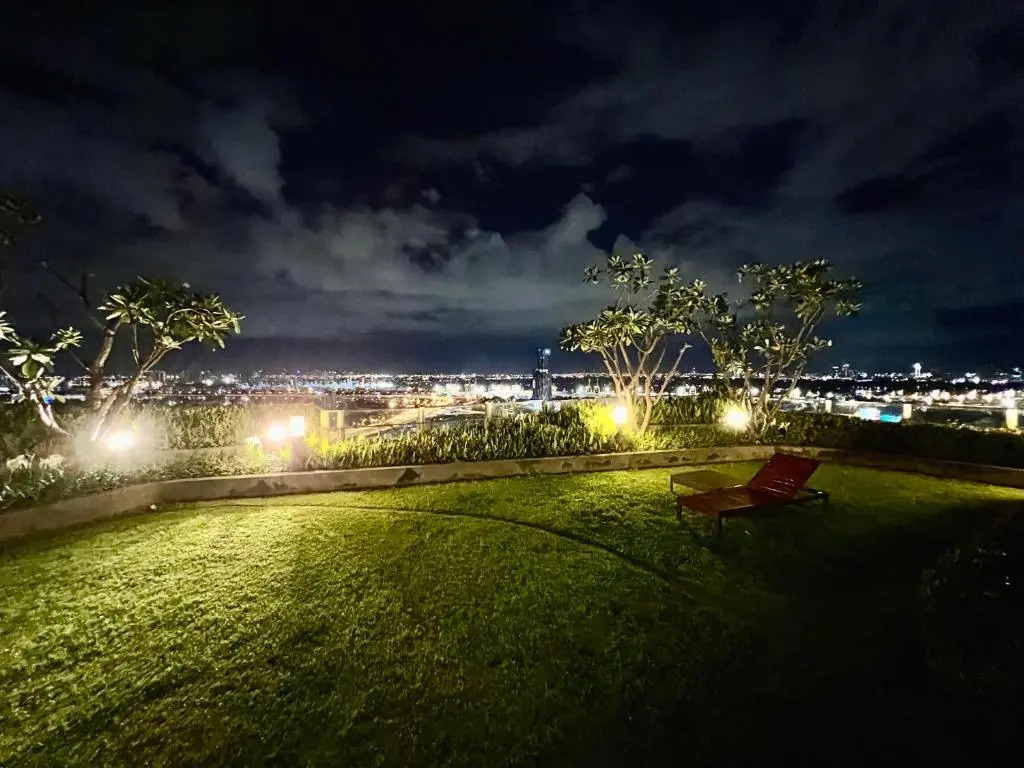5 Mins Sukhumvit BTS, Fully Equipped Peaceful Escape Pad