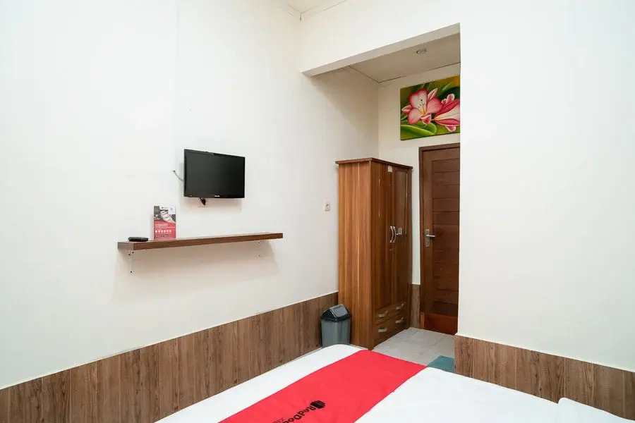 RedDoorz Near Transmart Lombok Mataram
