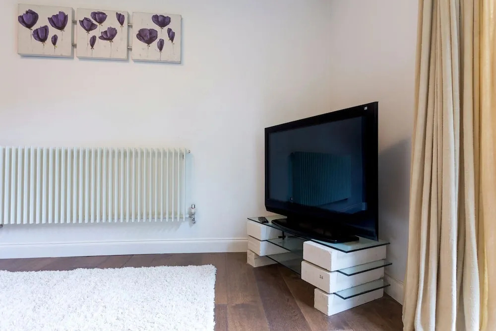 Converted Church Home with Parking, Sleeps 6