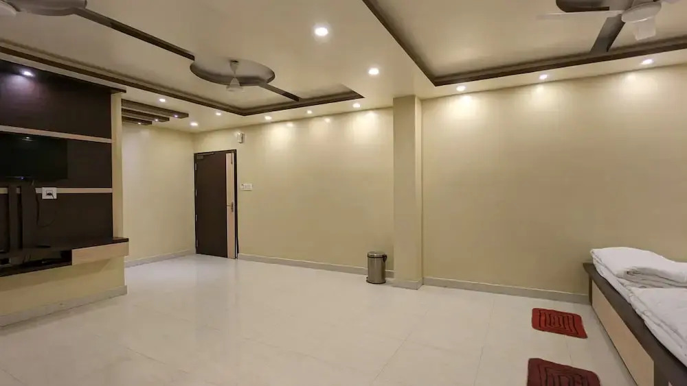 HOTEL BINAPANI Deluxe 1