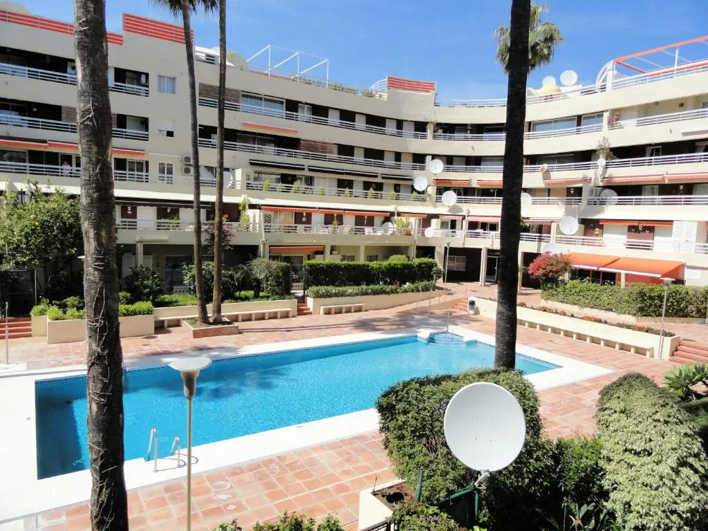 Spacious 3 Bedroom 2nd Line Beach Apartment Marbella Center