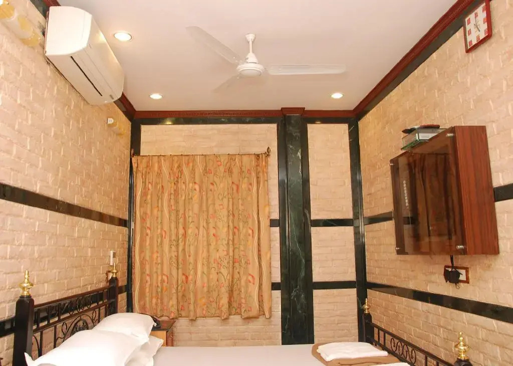 Hotel Hira