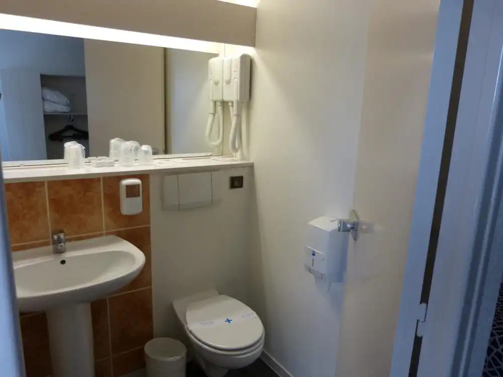 Отель Logis Hôtel Alizéa - Le Mans Nord